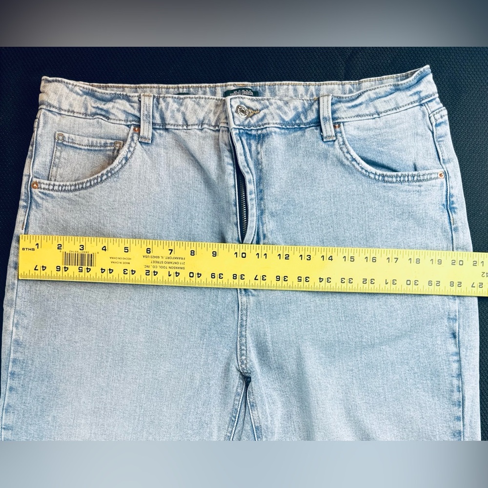 Wildβ Fable Super High-Rise Mom Jeans β Distressed Light Wash β Size 18 - Picture 11 of 14